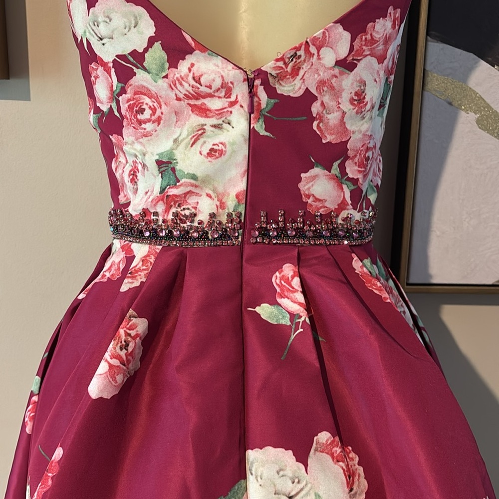 Floral Print Deep V-Neck Satin Dress With Beading Belt size 2 - Picture 9 of 12